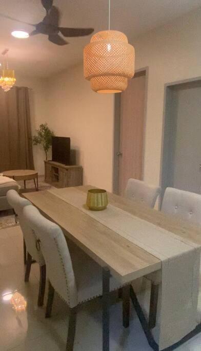 Orked Vanda, 3 Bedroom Apartment, Seaview Netflixwifiyoutube 瓜拉丁加奴 外观 照片